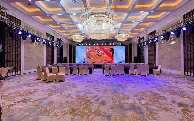 廣告物料制作會(huì)場(chǎng)布景舞臺(tái)搭建展位搭建舞臺(tái)燈光設(shè)備演藝音響高清LED屏